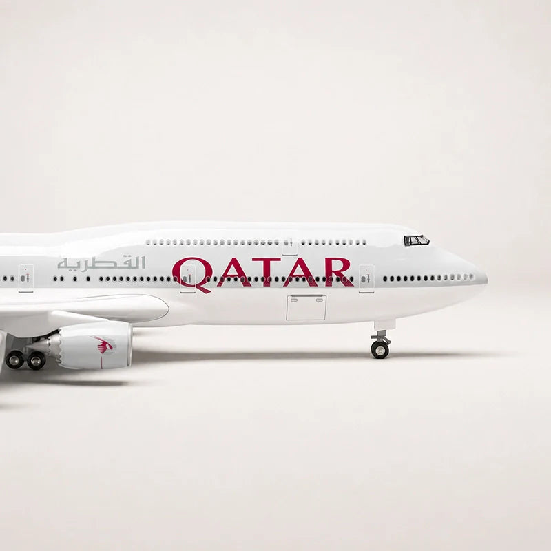 Qatar Airways Boeing 747-8 1:150 Scale Model