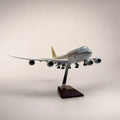 Qatar Airways Boeing 747-8 1:150 Scale Model