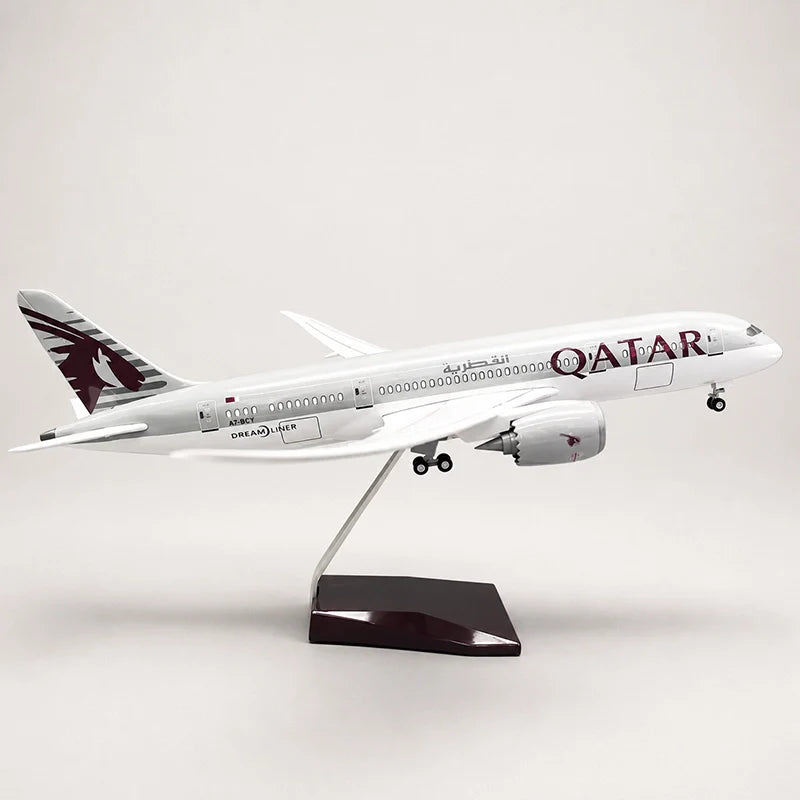 Qatar Airways Boeing 787 1:130 Scale Model