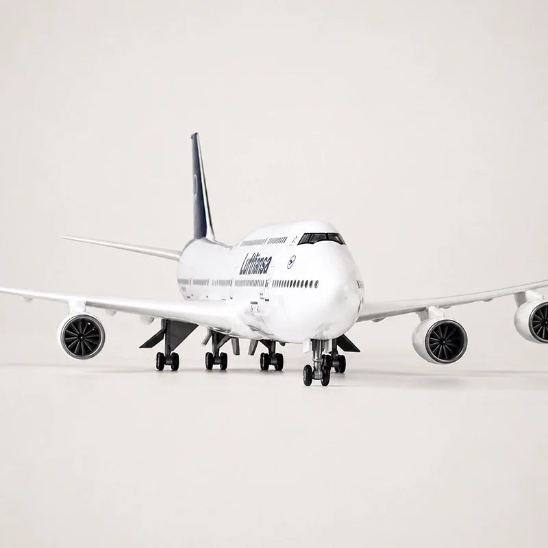 Lufthansa Boeing 747 New Livery 1:150 Scale Model