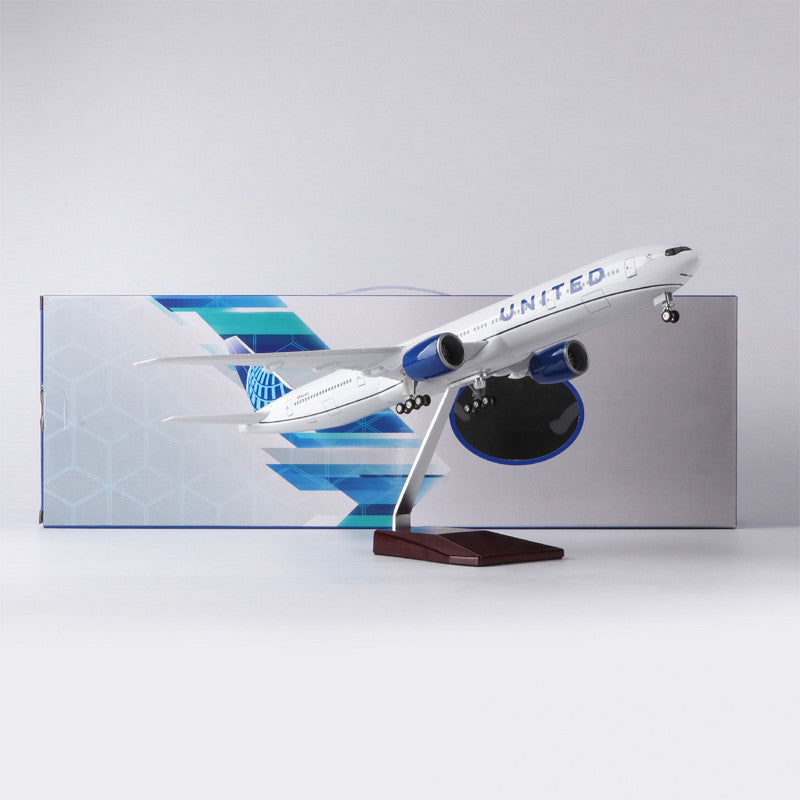 XL United Airlines Boeing 777
