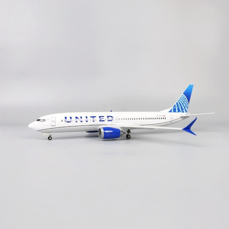 XL United Airlines Boeing 737