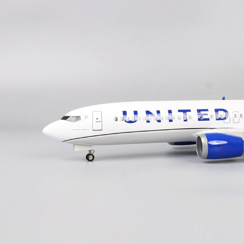 XL United Airlines Boeing 737
