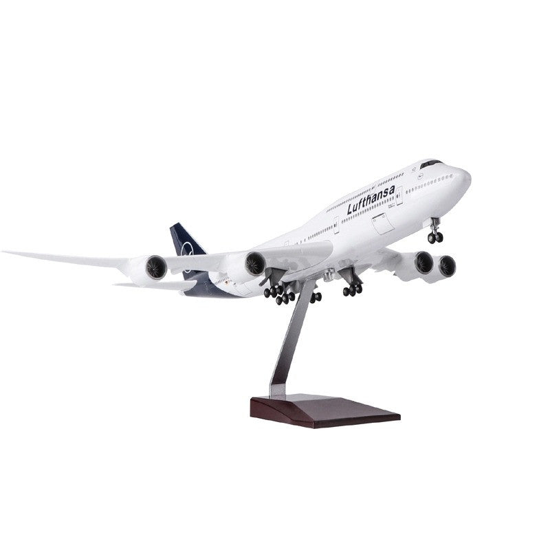 XL Lufthansa Boeing 747