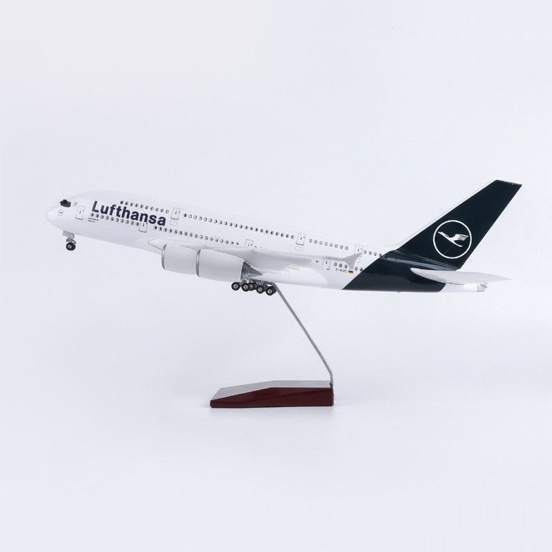 XL Lufthansa Airbus A380