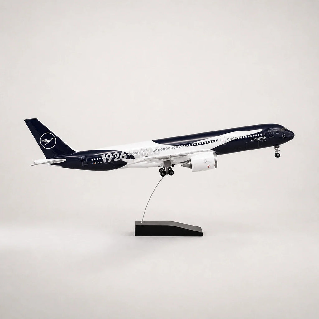 Lufthansa Airbus A350 100 Years Edition 1:142 Scale Model